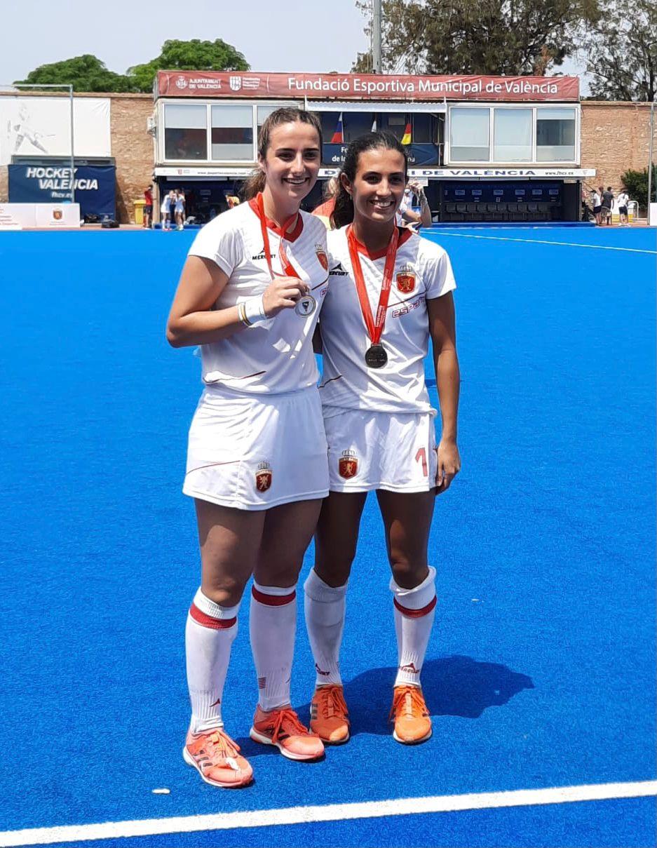 Belén Varela (izda.) y Blanca Pérez, subcampeonas de Europa sub-18. Foto: Rfeh