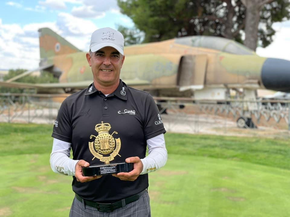 Carlos Balmaseda, campeón en la Base Aérea de Torrejón. Foto: FedgolfMadrid