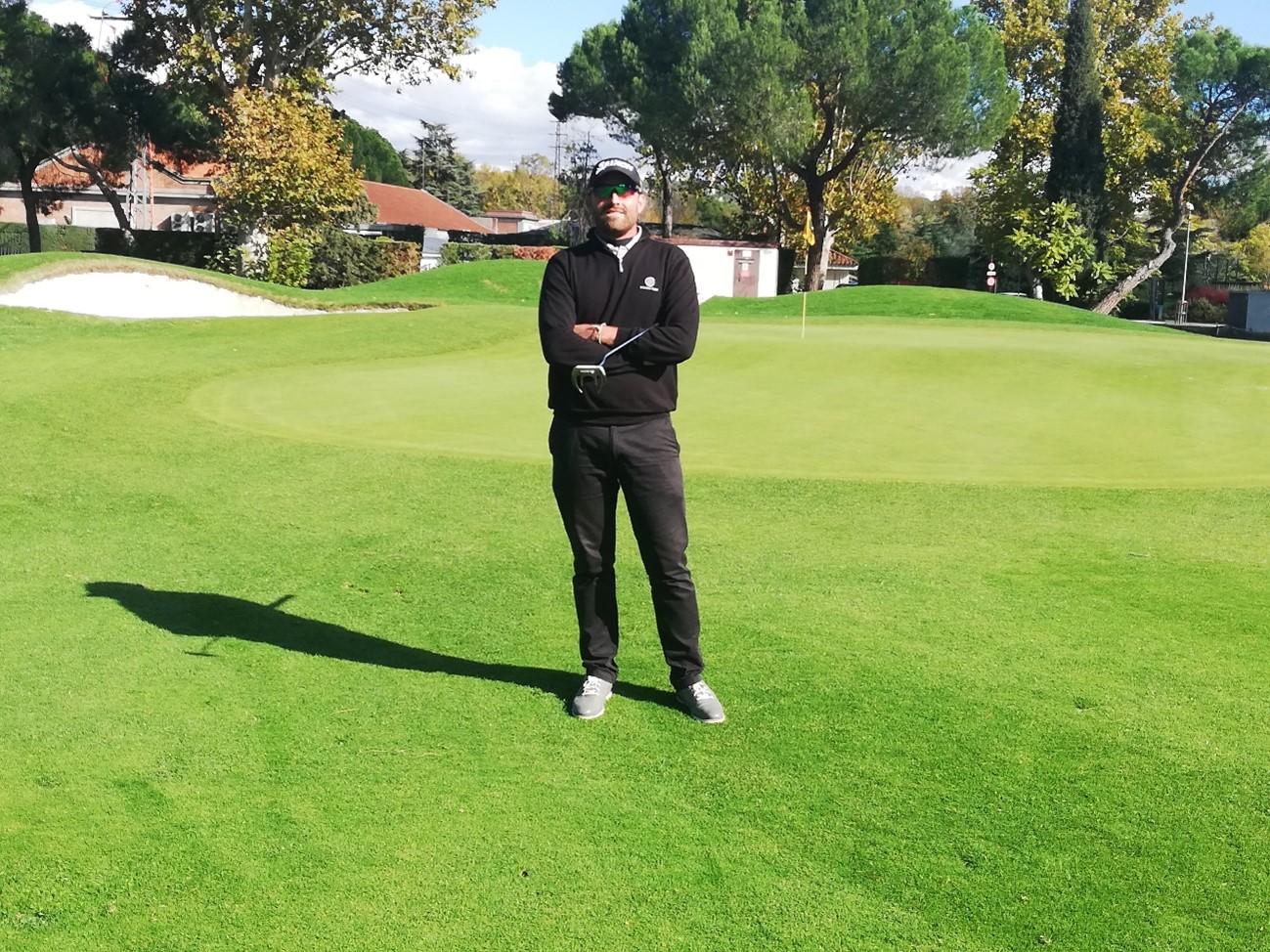 El golfista profesional del Club Carlos Sánchez Molina.