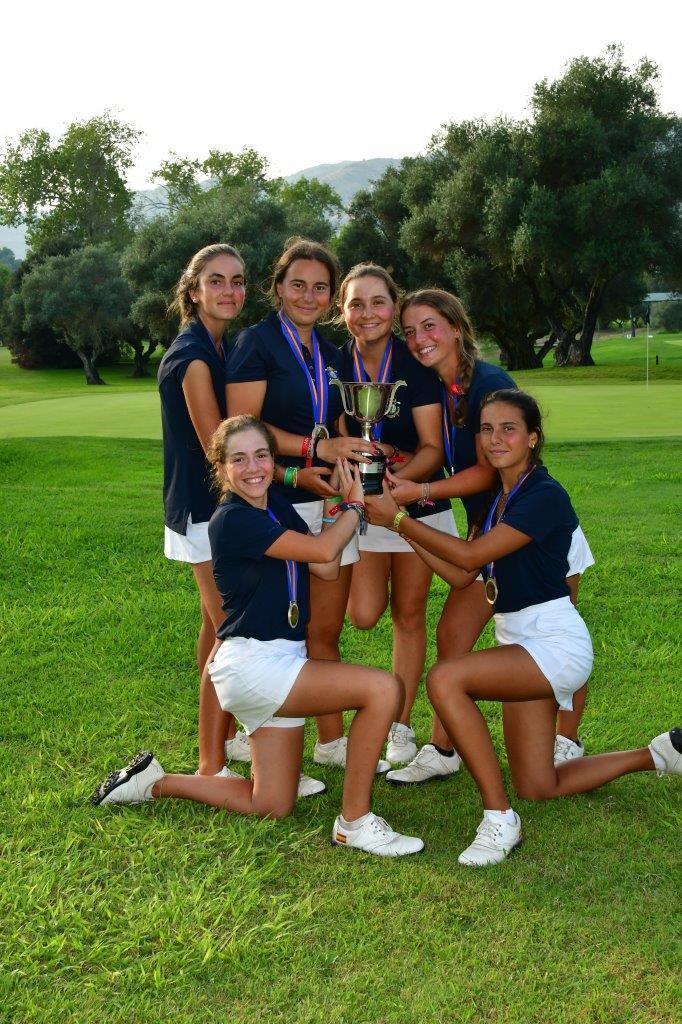 El equipo madrileño, campeón del Inter sub-18. Foto: Rfegolf