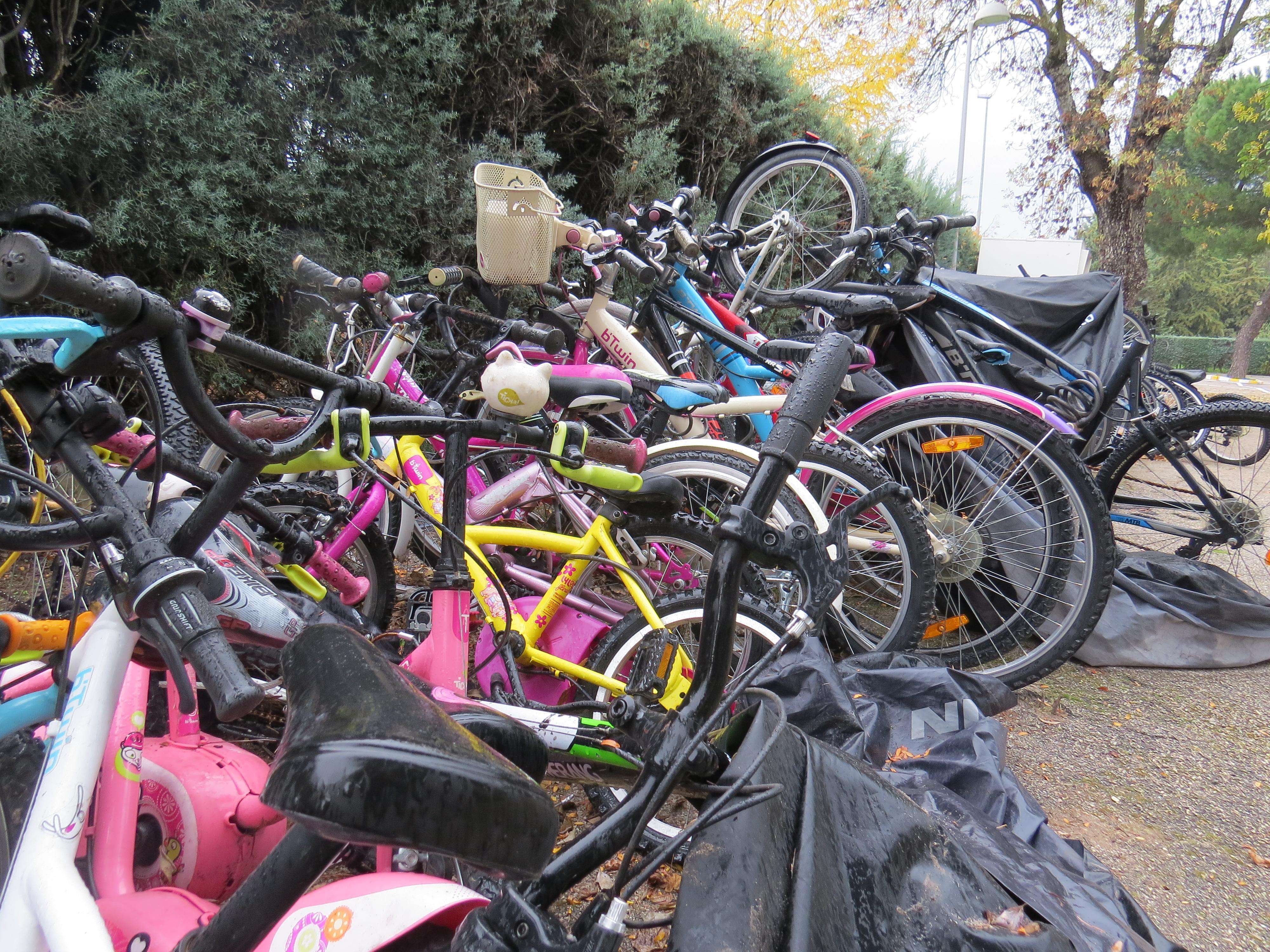 Bicicletas estacionadas en el Club.