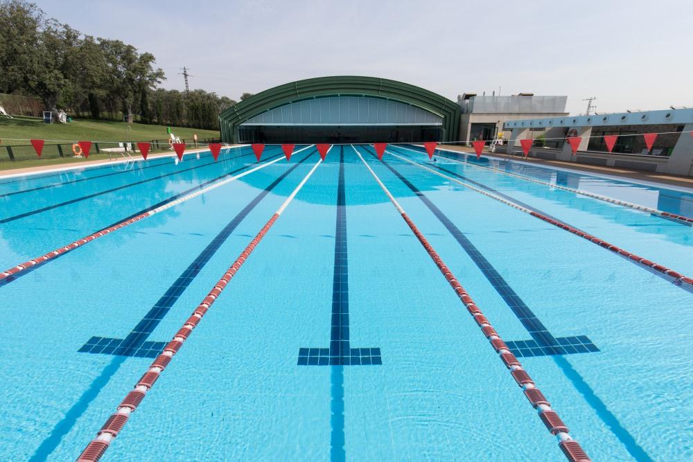 Piscina olímpica del Club de Campo Villa de Madrid. Foto: Miguel Ros / CCVM