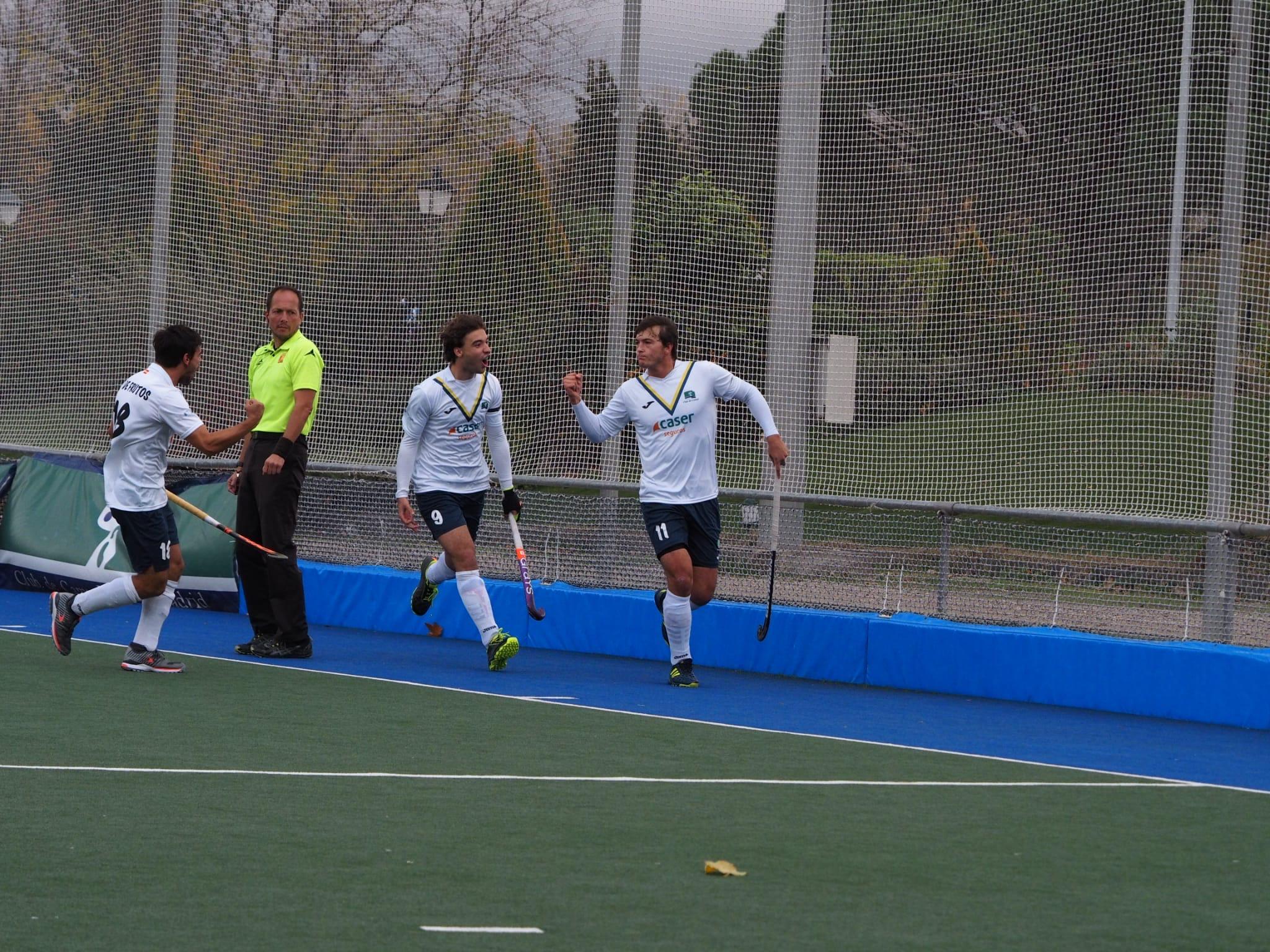 Los jugadores del Club celebran el gol de José Basterra. Foto: Ignacio Monsalve