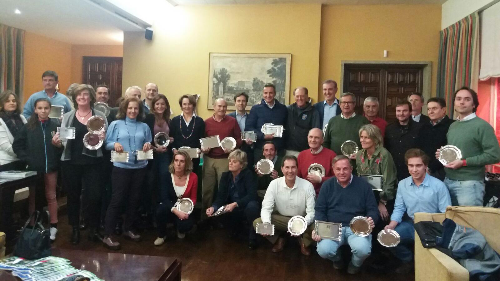 Foto de familia con todos los adultos premiados