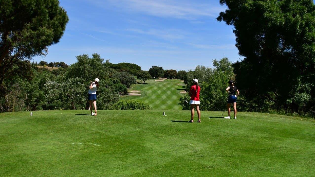 Jugadoras de golf, en el Club de Campo Villa de Madrid.