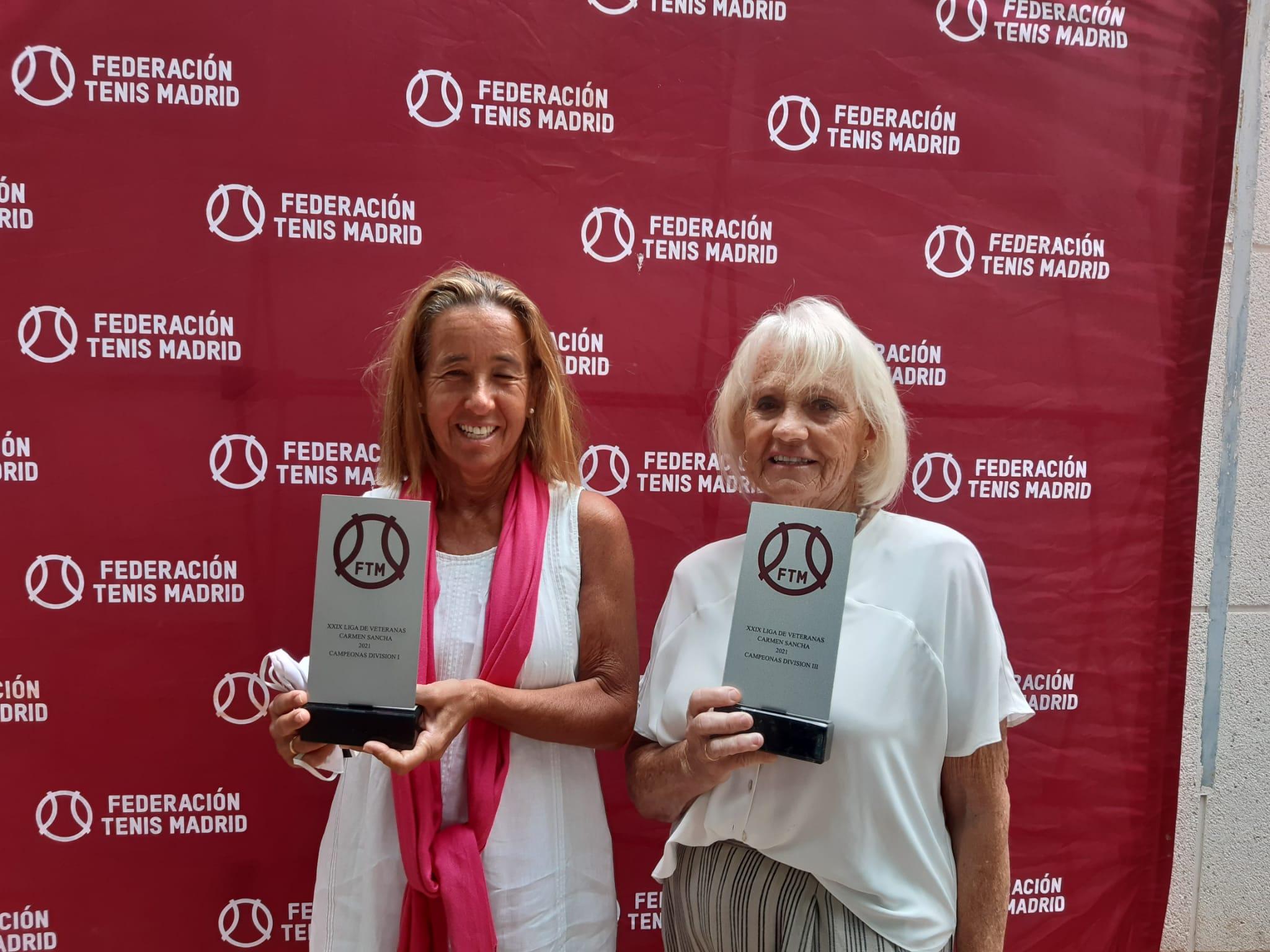 Las tenistas del Club Mercedes Anos y Mercedes Bardaji.