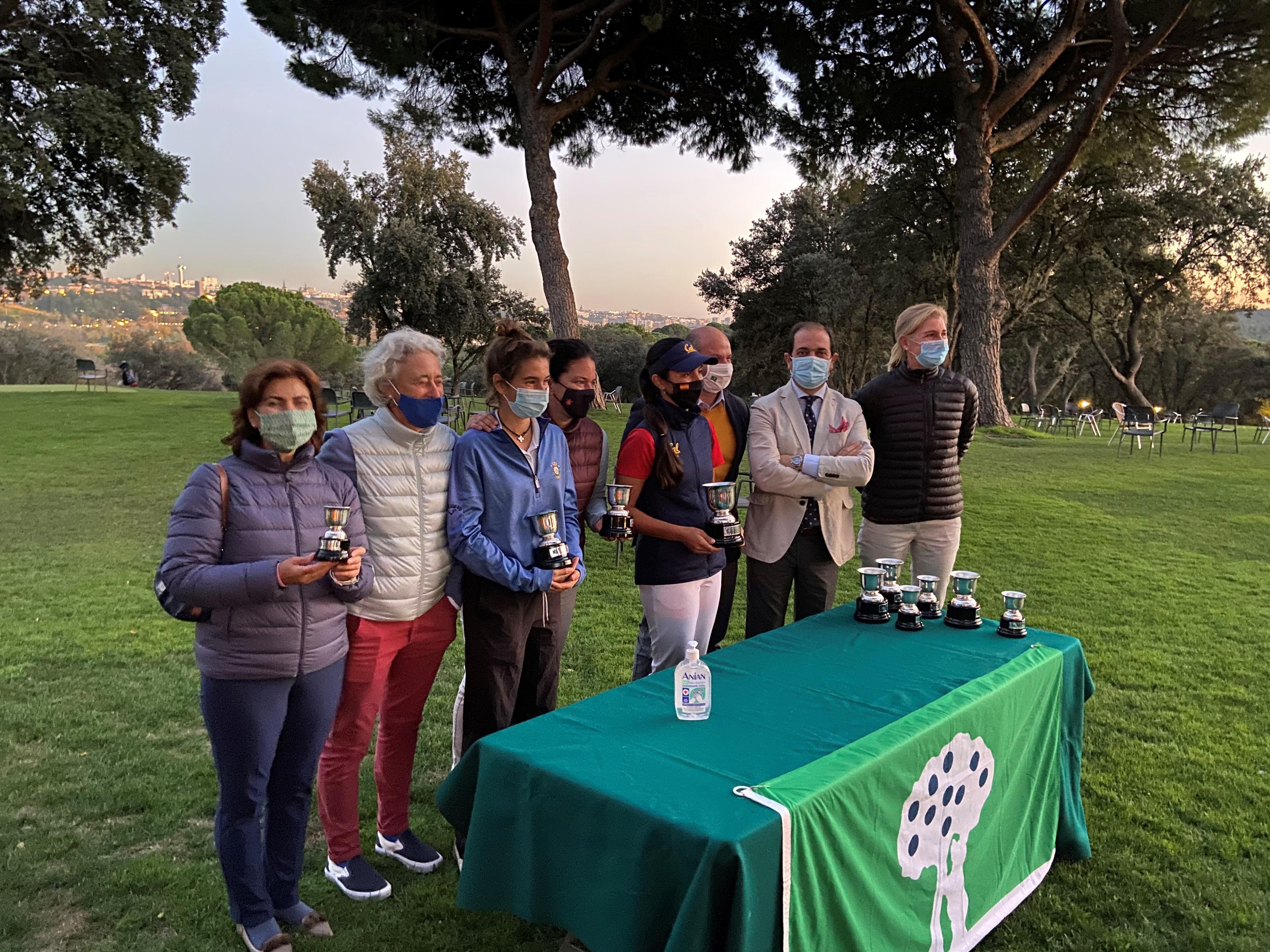 Entrega de trofeos del Campeonato CCVM de Damas de golf.