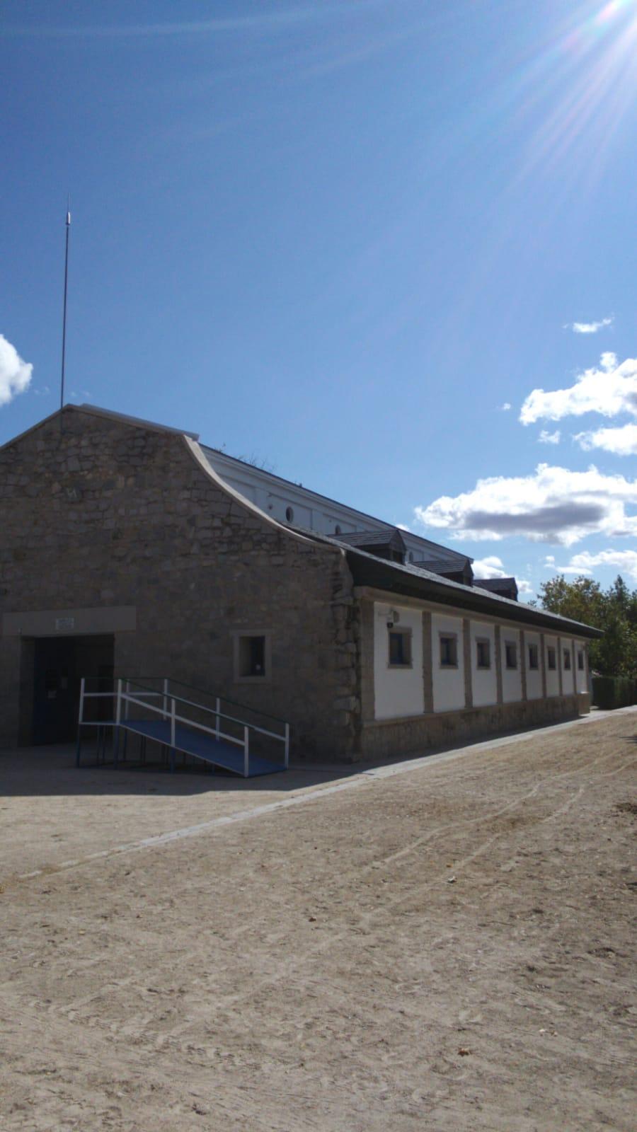 Rehabilitación del edificio Cuadra 6 de hípica.