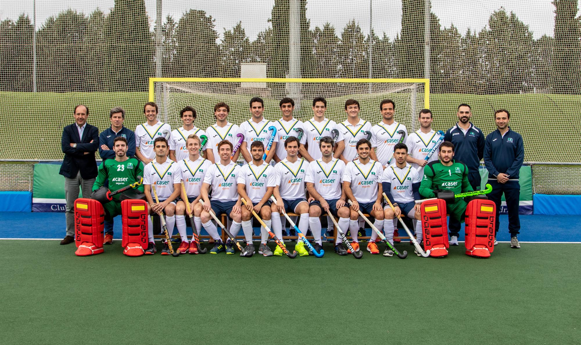 En la fila de arriba: Ignacio Monsalve, Pablo Usoz, Bosco Pérez-Pla, Enrique González de Castejón, Álvaro Tello, Andrés Mir, Borja Lacalle, Enrique Zorita, José Basterra, Álvaro Iglesias, John Kinder, Diego Castrillo, Alejandro Iglesias / Sentados: Mario Garín, John John Dupont, Jan Hendrix Bartels, Guillermo García, Alejandro de Frutos, Ignacio Abajo, Juan Camina, Ignacio Rodríguez, Ho García, Álvaro Negrete