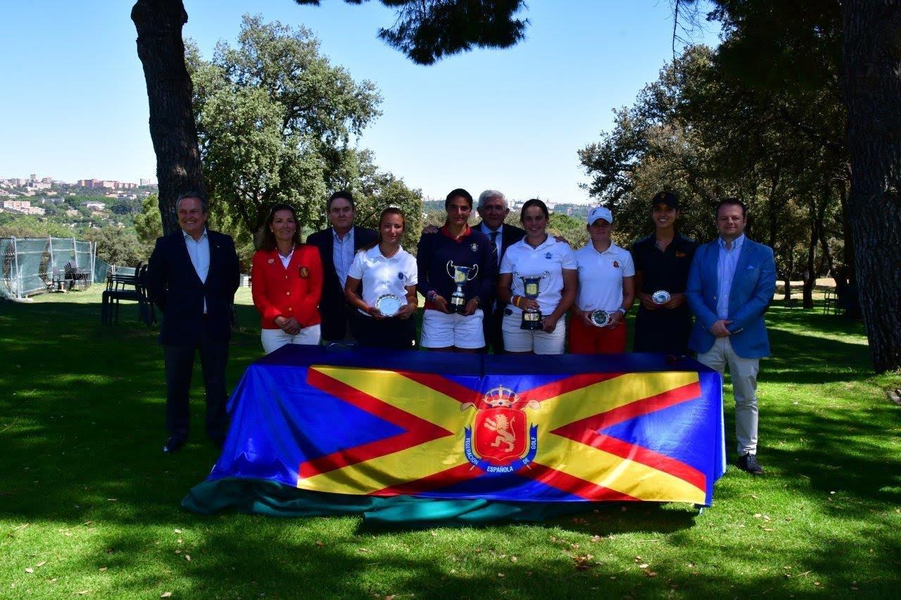 Entrega de premios del Campeonato de España individual de golf femenino.