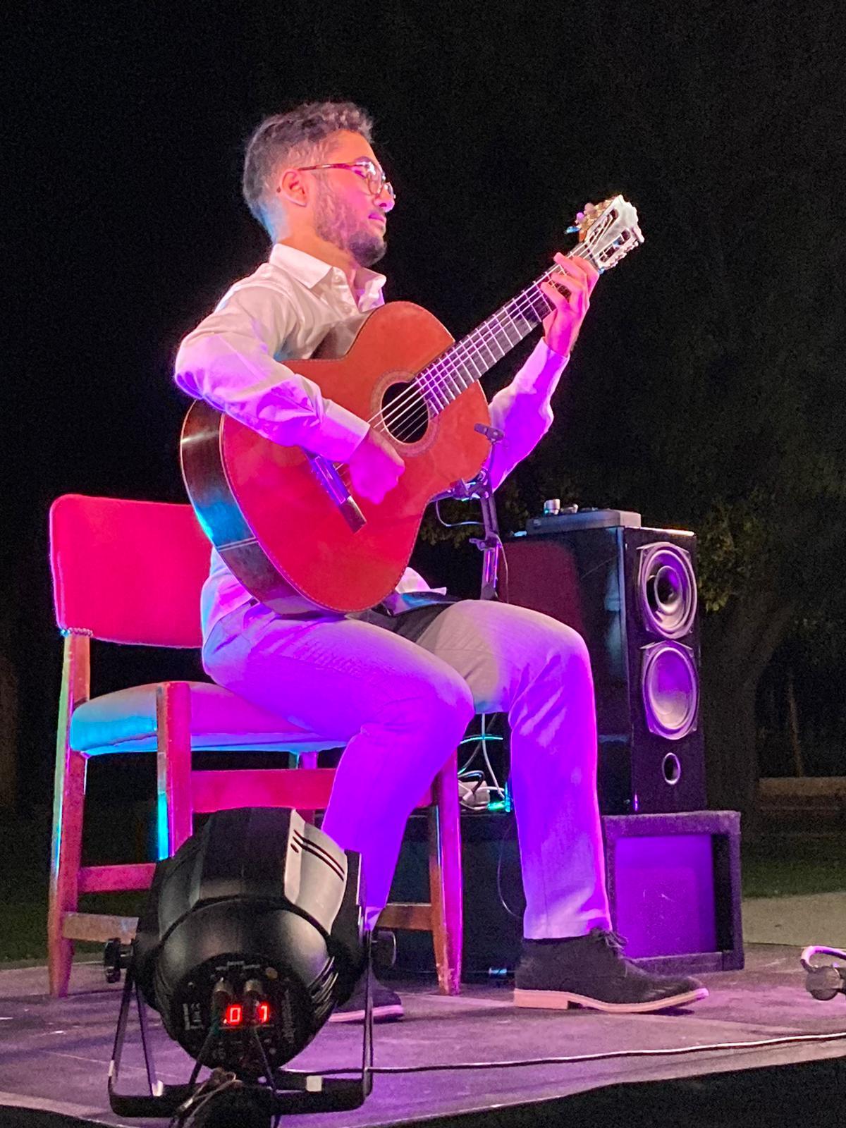 Actuación del guitarrista Javier García Verdugo.