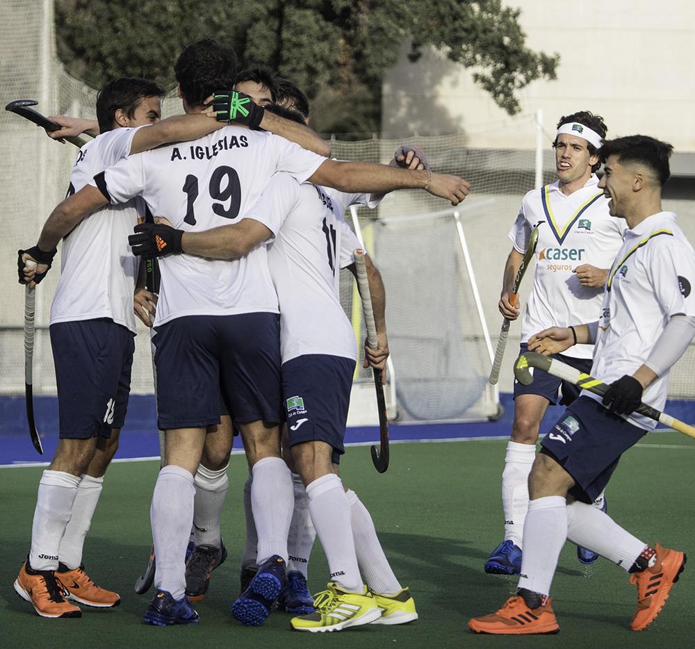 Celebración de un gol del equipo de hockey masculino del Club.