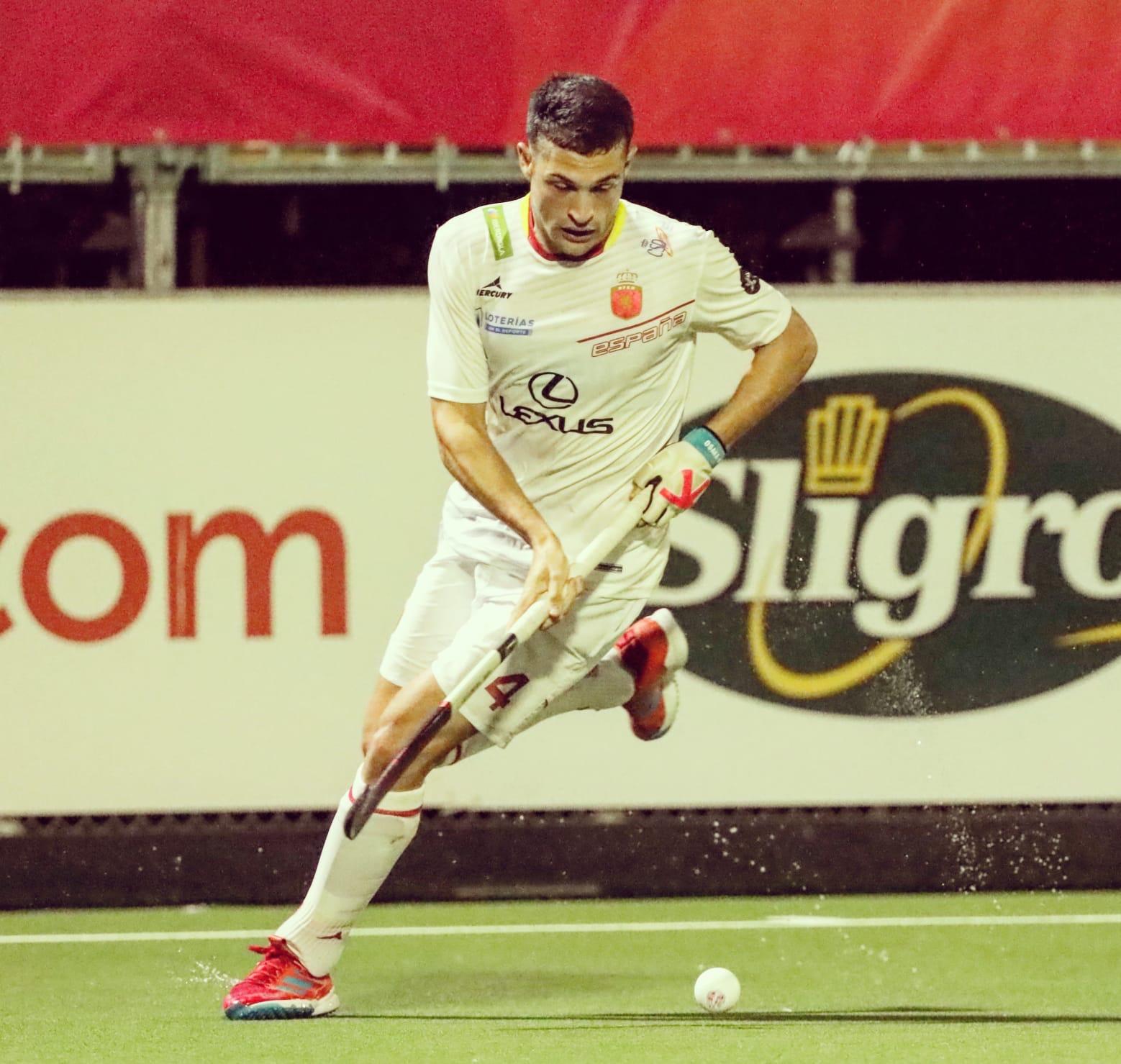 Ricardo Sánchez, en un partido con la selección española de hockey.