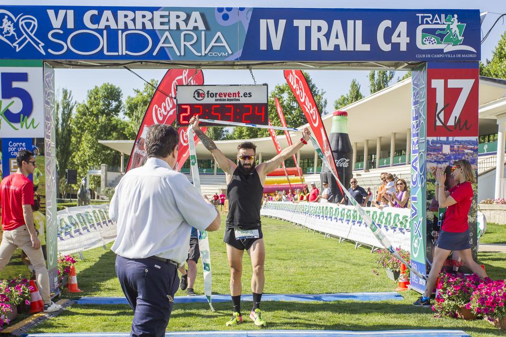 Diego Mancera Ruiz, ganador de la Carrera Solidaria. Foto: Miguel Ros