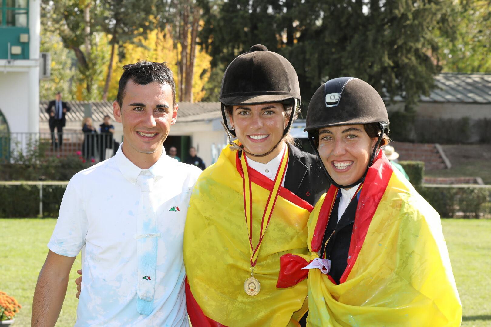 Álvaro González de Zárate, Leticia Riva y Sara Salom tras el Campeonato de España de Jóvenes Jinetes. Foto: Miguel Ros