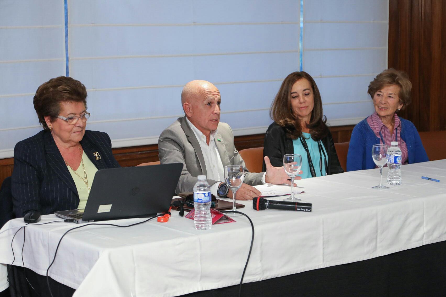 Benilde Vázquez, Joaquín Ballesteros, Mercedes Coghen y Élida Alfaro. Foto: Miguel Ros