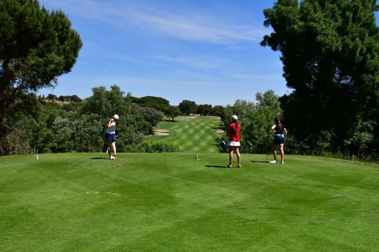 Jugadoras de golf, en el Club de Campo Villa de Madrid.