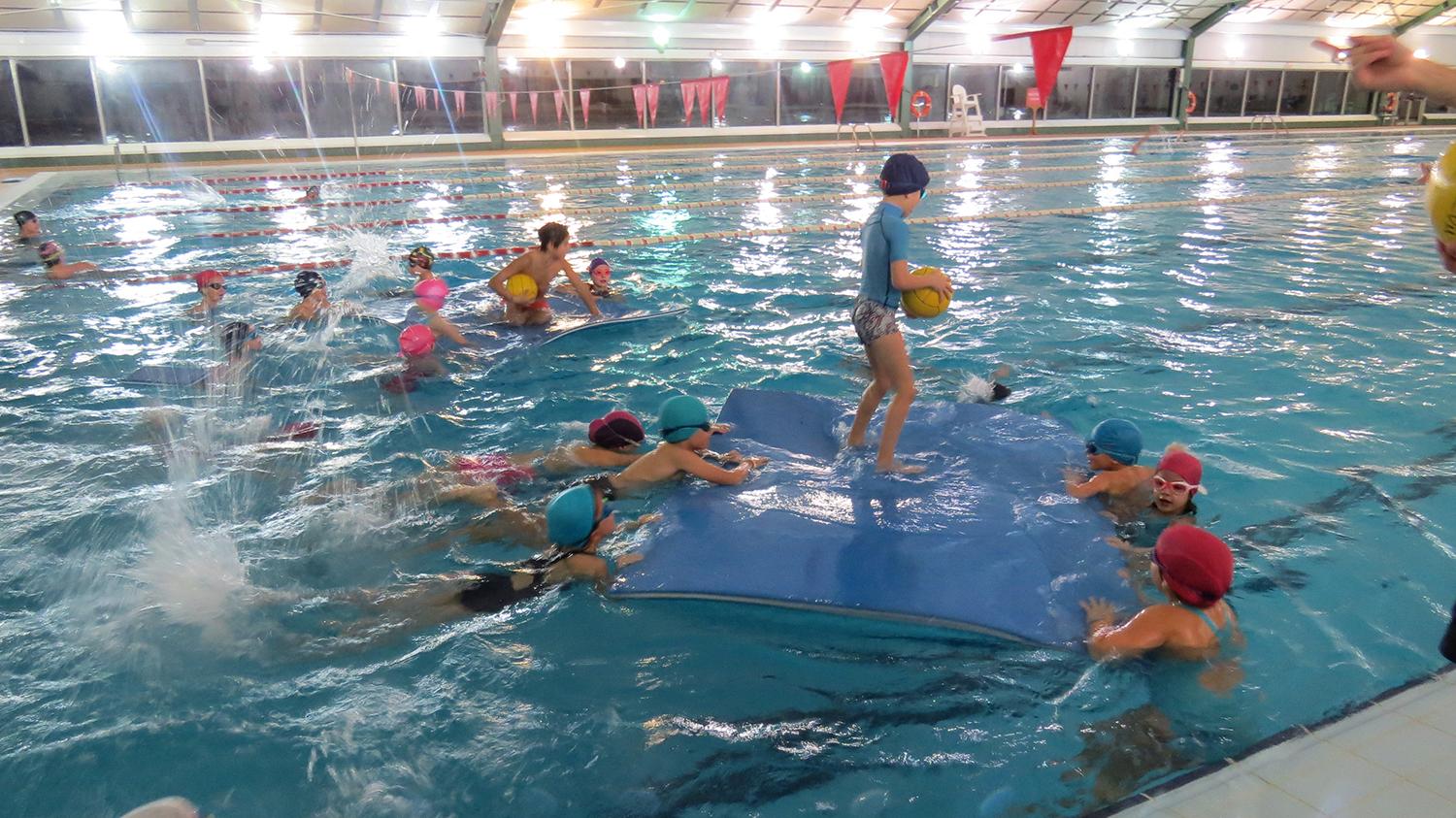 Uso lúdico de la piscina cubierta