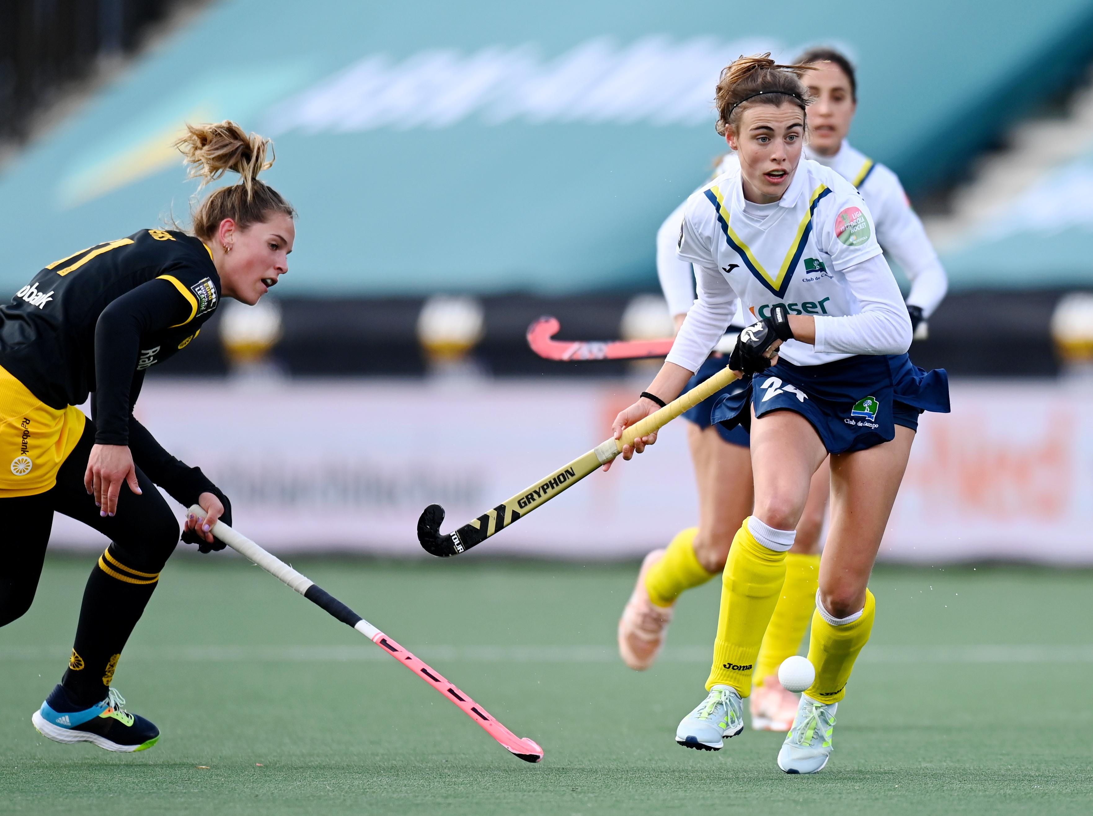 La jugadora del Club Alejandra Torres-Quevedo (dcha.), durante la final de la EHL de 2021. Foto: EHL