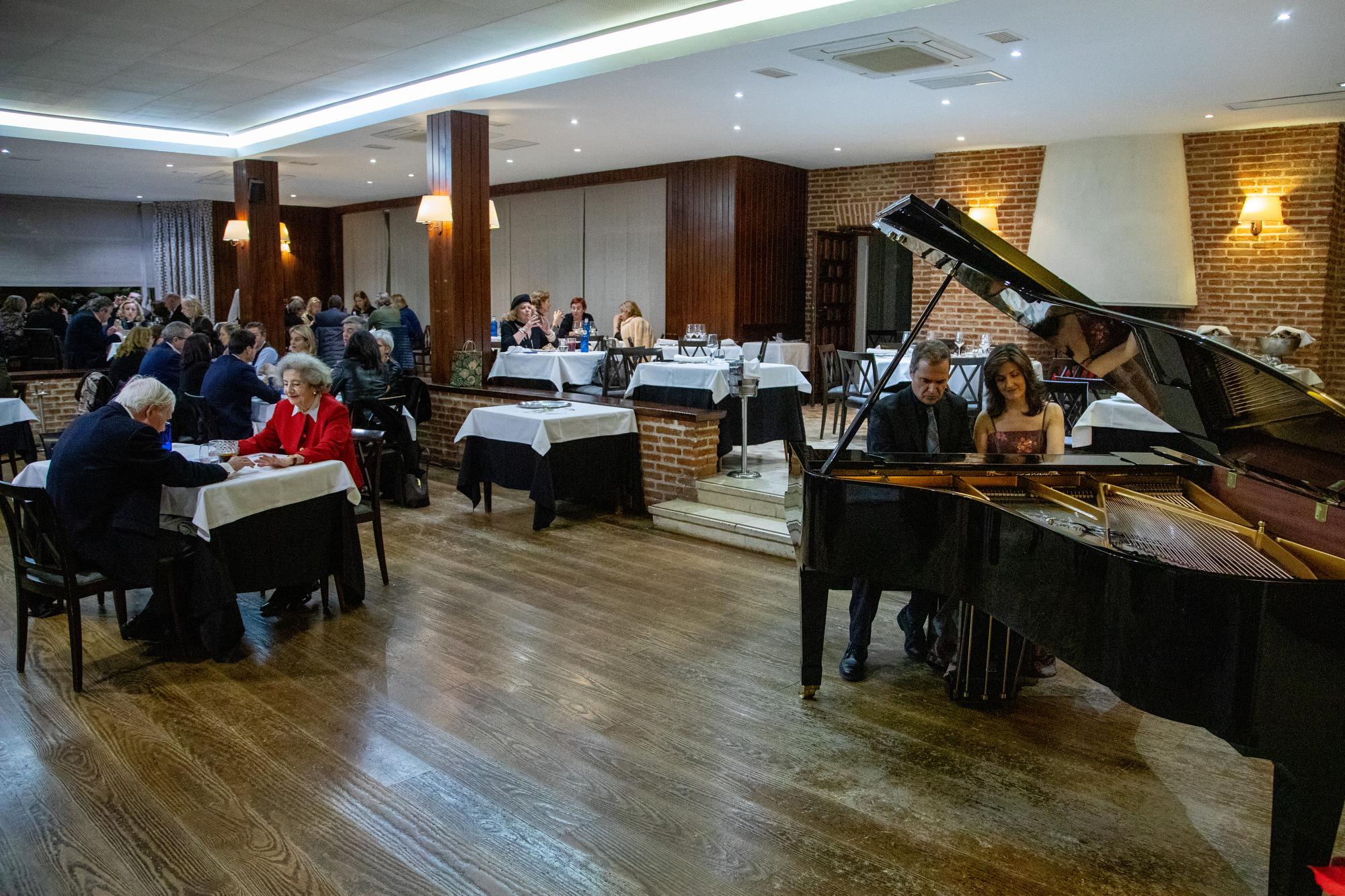 Galería de imágenes de la Cena-Recital Dúo Madom 2019